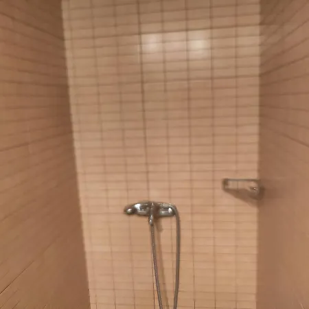 Makis House Konukevi