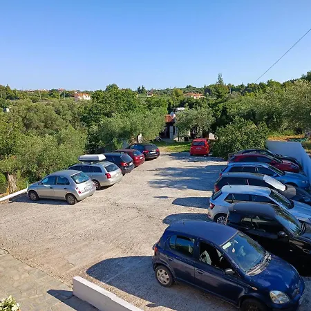 Konukevi Makis House