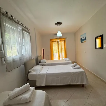 Makis House Гостевой дом 4*