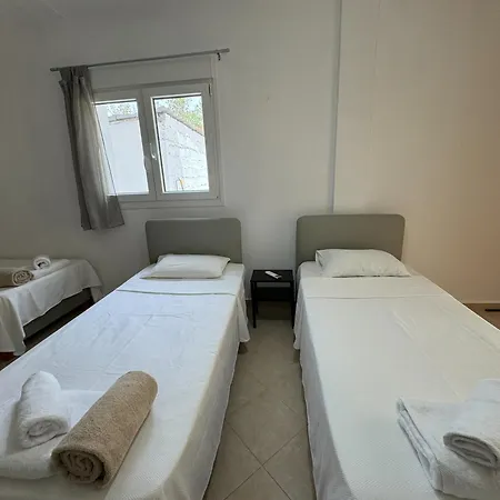 Makis House 4* Никити