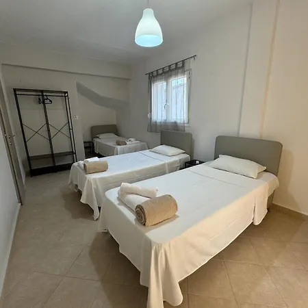 Makis House Никити